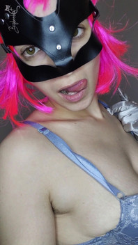 Regardez-moi Me Toucher Passionnément En Portant Mon Masque De Minou Et Mes Gros Nichons