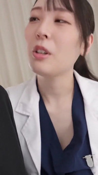 Ruang pemeriksaan dokter wanita yang menghina menempatkan pria pecundang di tempat mereka. Bab.1