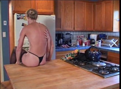 American Idol X: Lesbians blonde pussy licking big dildo penetrated