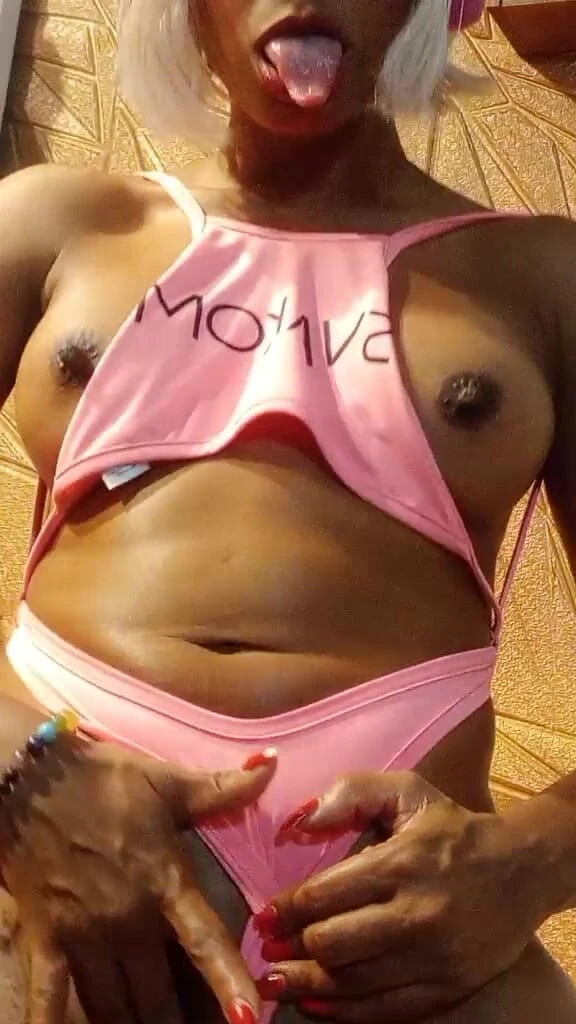 BriannaChelsea: Big Squirt by Busty Latin