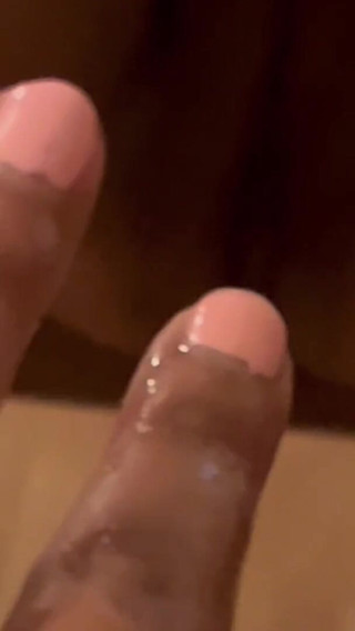 Indian fuck queen: WildEnglishBBW lutscht meine nippel, solospiel squirting