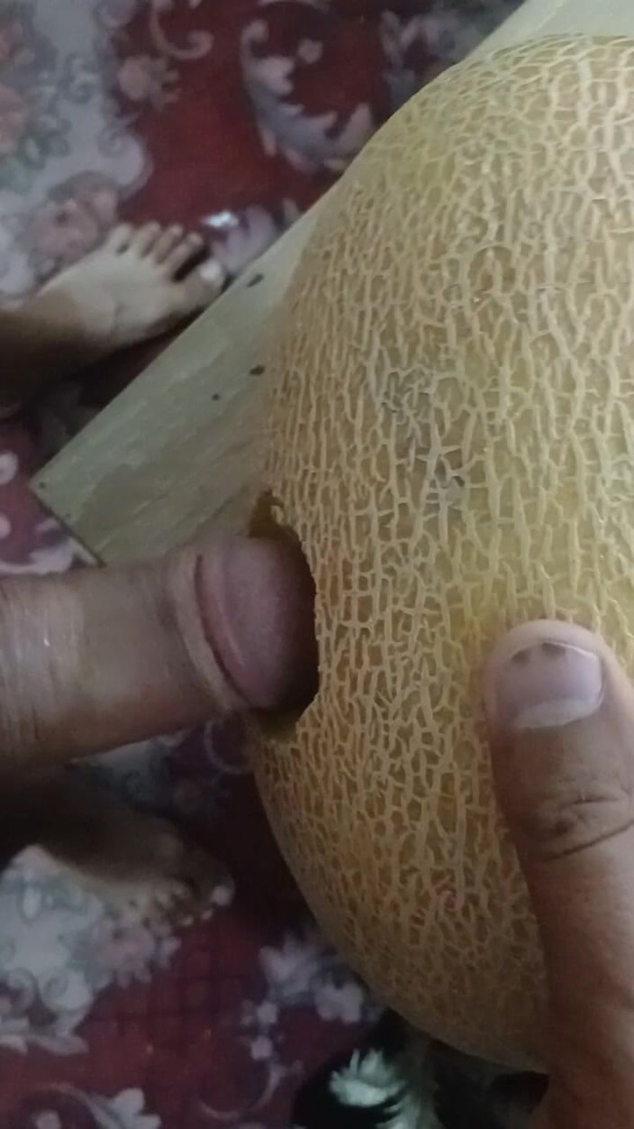 AlexCat: Melon bernama Yulia