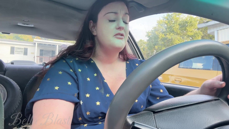 BellaBlast: Une lutte estivale torride se fait branler nue et en...