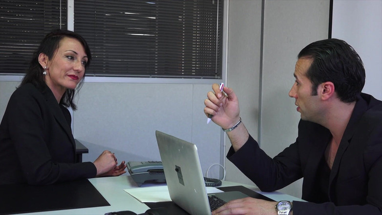 Matureandco: Mature Es Sodomizado En La Oficina Del Jefe