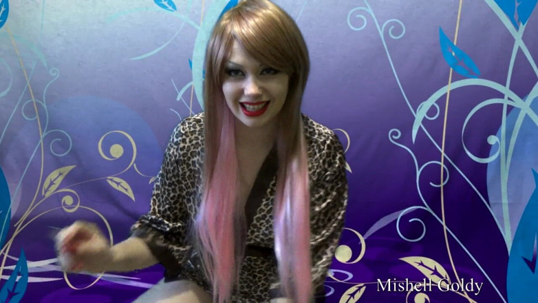 Goddess Misha Goldy: 私のセクシーな脚全体に精液!