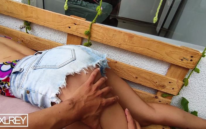Axl Rey: Rozhodli jsme se šukat na balkóně a dělníci před námi začali...