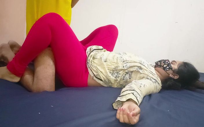 Sairaxsaim: Kakak ipar mesra-mesraan ini lagi asik ngentot memek adik iparnya...