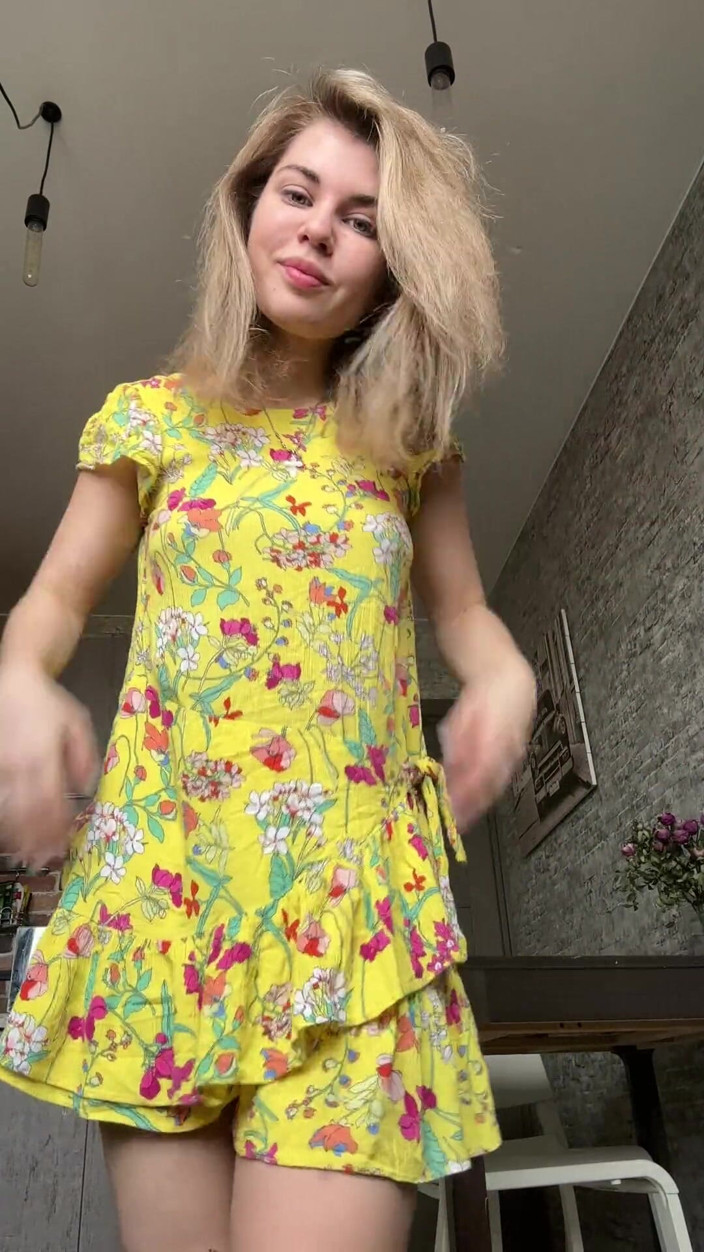 Misty Phoenix: Bucură-te de priveliște în timp ce îmi usuc părul