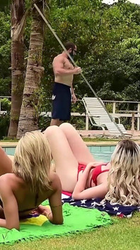 6 Horny Trannies