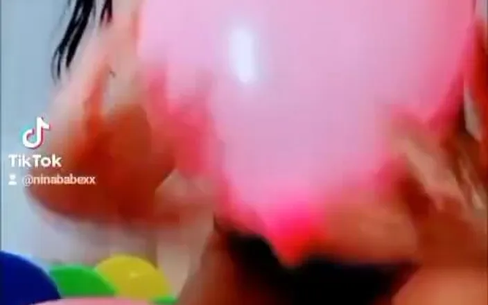 Pretty_girl: Popp Balloons