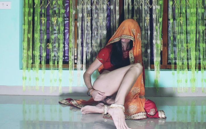 Bolly Karma: 彼女は美しくセックスの準備ができています