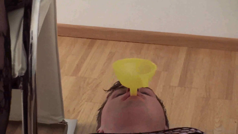 Femdom Austria: The bizarre Fetish Lady orders him to swallow all her...