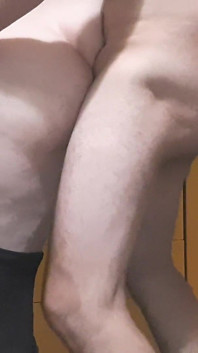 キッチンで従順な主婦と性交した。