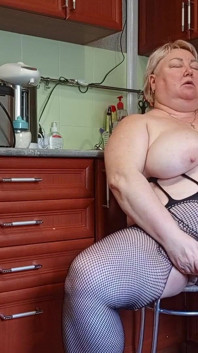 Sogra com sua enorme buceta e peitos episódio 3