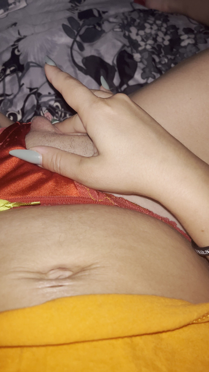 fantasycouplexxx: ランジェリーハードプレイマンコの熟女と潮吹きオーガズム