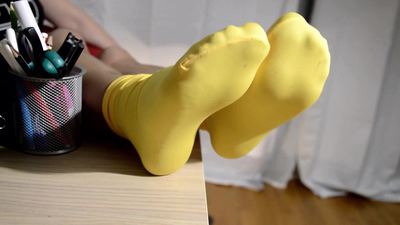 Mistress Legs: Báječné žluté ponožky