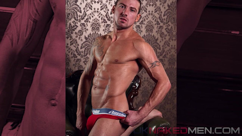 UK Naked Men: Marco Sessions