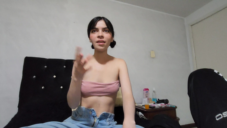 Jopy sex: Laura è piena di sperma nella sua vagina rosa.