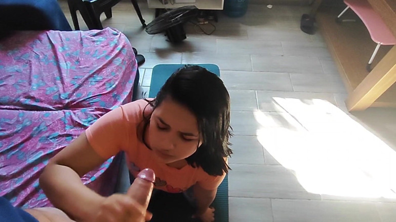 Sashasweet: Limpiadora Chupando Pene