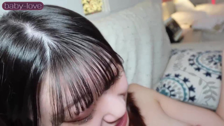 J-Girls Club: Chica universitaria empapa la cama en un caos secreto, perdiéndose...