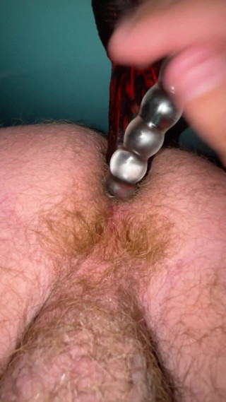 Bigwhitecock: Tratando de estirar mi culo abierto