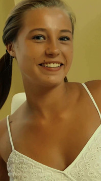 Carolina suge și călărește tatăl vitreg în Hazd 69