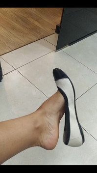 Flat Dangling When I Was at Hairdresser