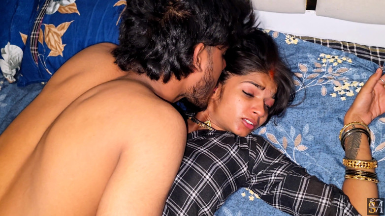 SexmasterHub: एशियाई भारतीय देसी नया जोड़ा संजना माजिद बड़े लंड द्वारा प्यार और सबसे अच्छी चुदाई वीडियो बना रही है
