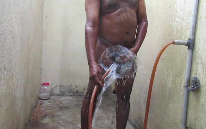 Tamil x cock: Weich und hart in der dusche Baden - Ein sauberer schwanz...