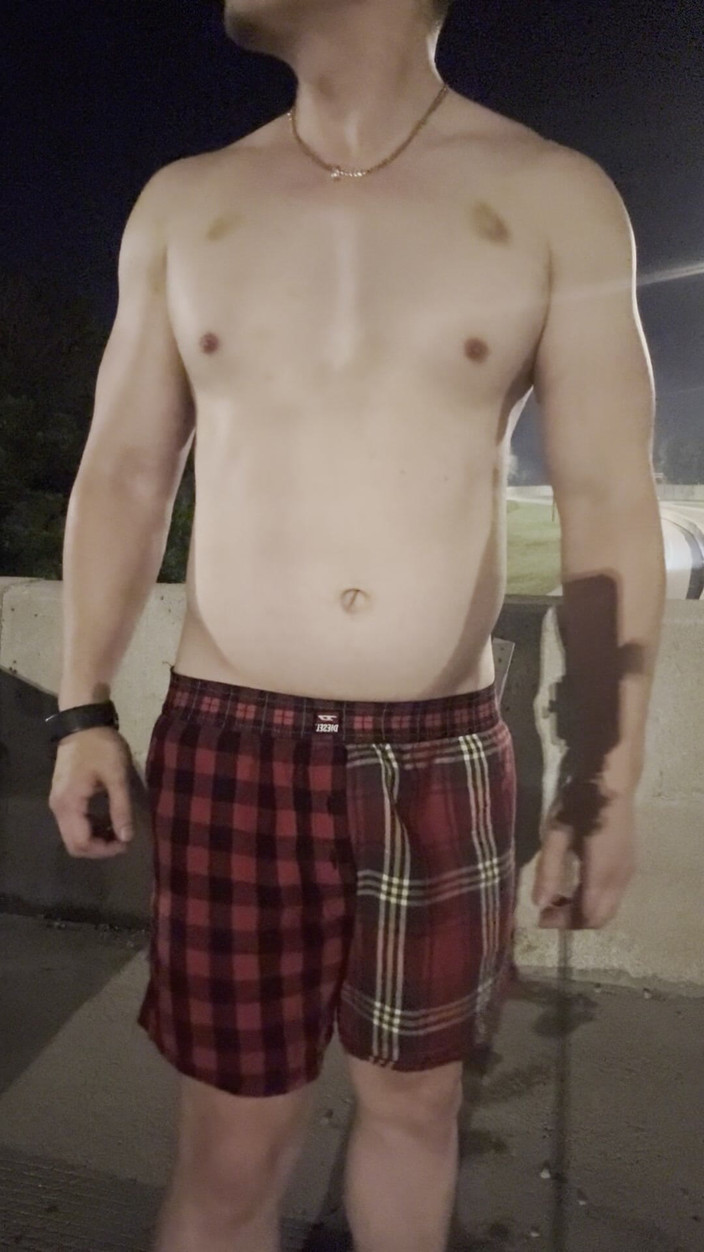 barenakedboy: 자지를 빨고 핑거링하는 18세 소녀