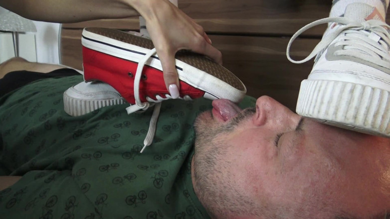 Femdom Austria: Teen Slut Girls Sneaker Face Standing and Jumping!