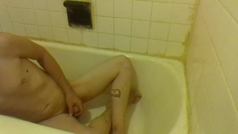 LilTaste: Trying to Pee on My Boobies Again