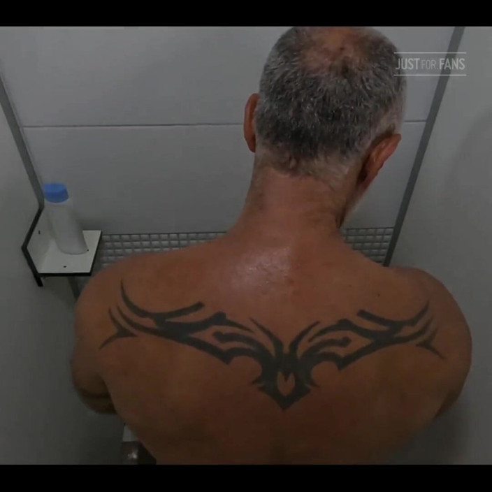 Mike Gross: Shower After Workout