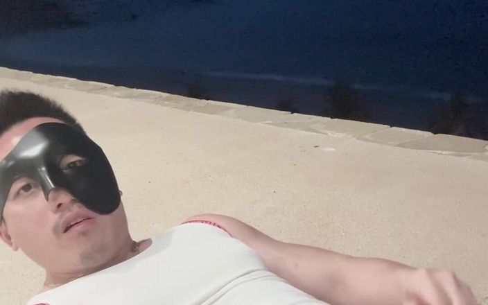 barenakedboy: Divertimento all'ora blu