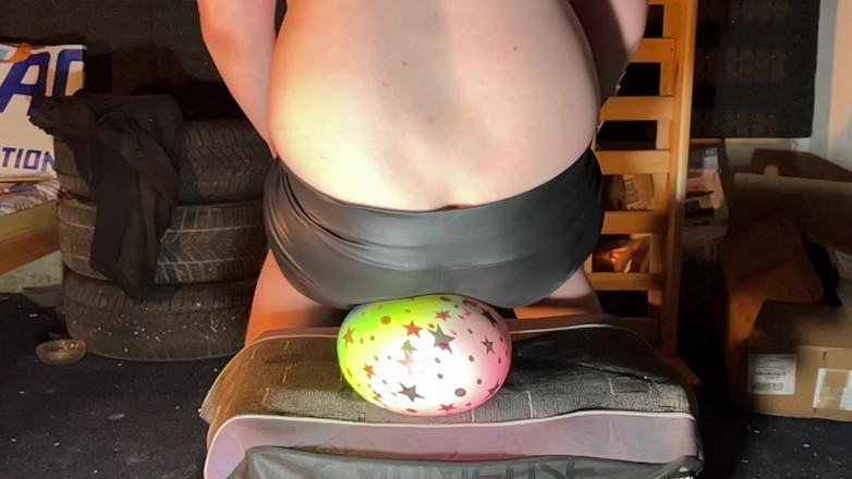 BeachBallsDuo: ¡Cinco bolas de goma muy suaves fueron aplastadas con nuestros...