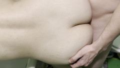 Cherryonthecake231: Vecina este futută pe la spate în baie