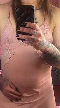 Trans girl Emma Ink și senzualitatea ei incitantă