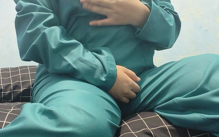 Purple sex: 외로운 젊은 간호사의 바이러스 성