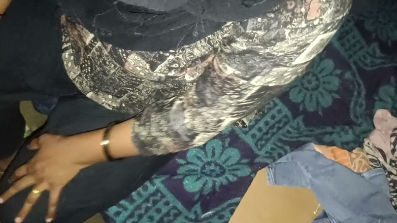 Bhabhi UP: Muskan Bhabhi Bhartiya Lugai