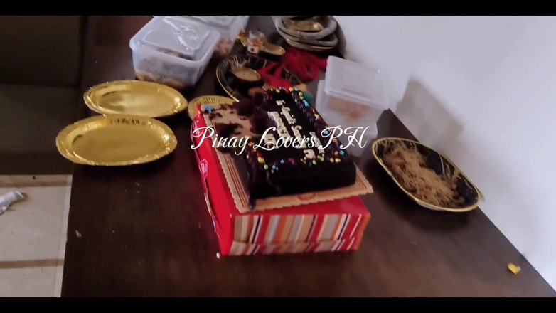 Vixenn Cruz: 親友の誕生日パーティーで、私のアソコは彼へのプレゼントです