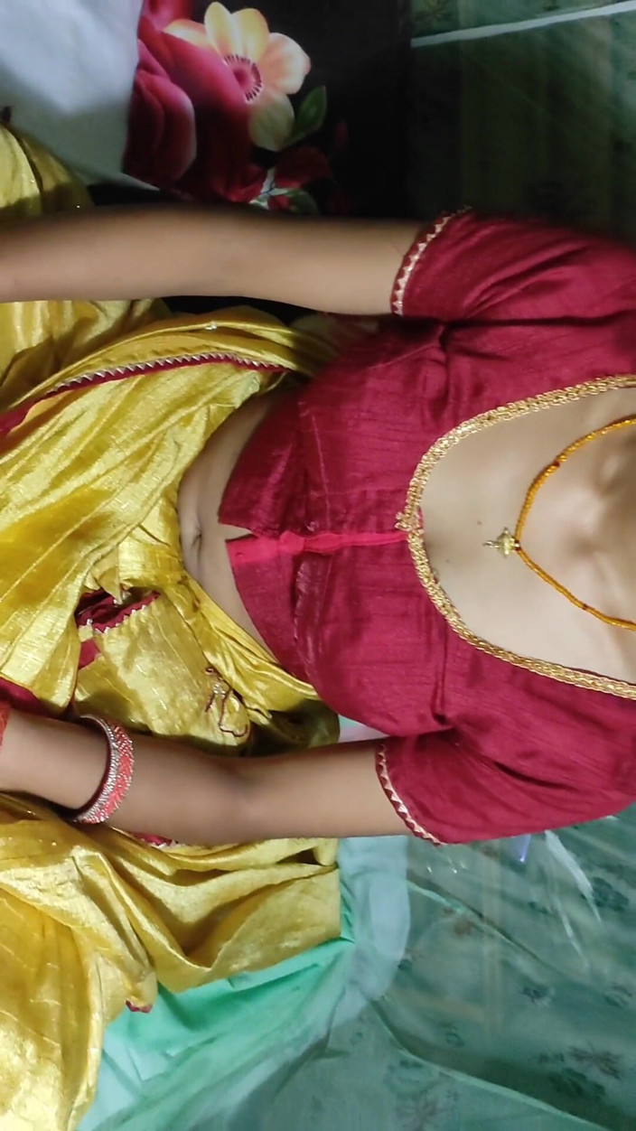 Gini272: Bhabhi w żółtym sari hindi rozmowy zdradzające z mężem rucha się...