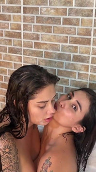 Des Mannequins Colombiens Baisent Très Chaud Dans Le Jacuzzi