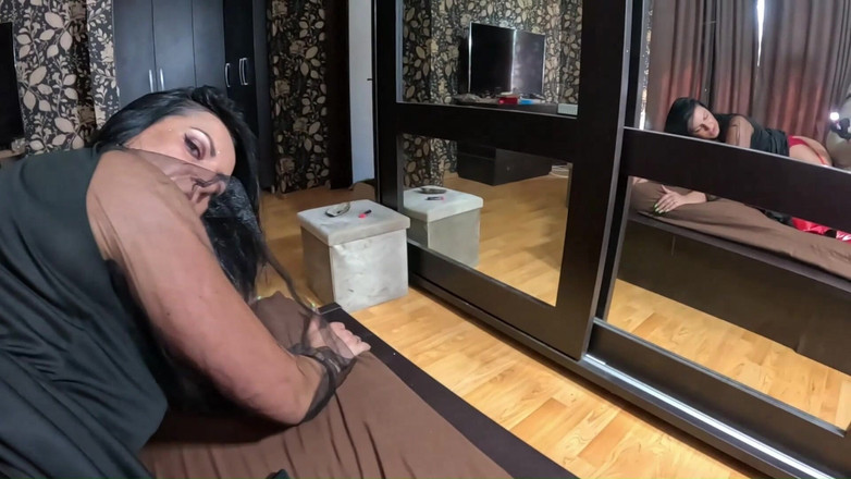 MilfyCalla: Kompilasi ratu sepong kontol, masturbasi dan menggoda tante nakal