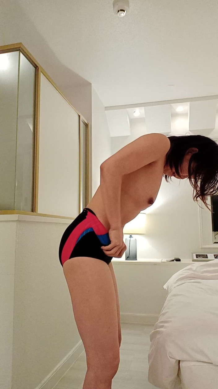 Mayumi Kanzaki: Zieh deinen Bikini aus und zieh einen Wettkampf-Badeanzug an