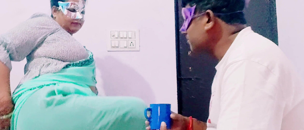 Xpriya sex: Sexy Priya Bhabhi deu boquete em Sari verde