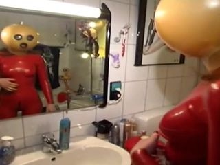 Absolute BDSM films - The original: Çılgın maskeli ve kırmızı lateks elbise