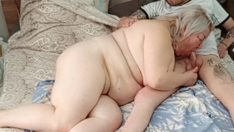 Zona901: Tôi nhìn thấy một mẹ kế thủ dâm và giúp...