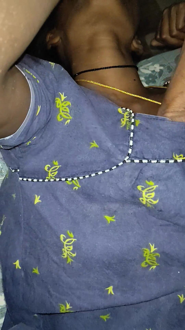 X videos: Hluboké hrdlo desi nevlastní sestry