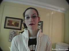 Rodney Moore: Retro schlucken von dünner, heißer august-streberin