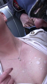 Dogging spust dziwka zdradzająca żona MILF Sarah Kelly uwielbia wysysać nieznajomych i Uzyskać pokryte w cum